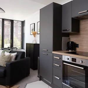 London Mews, Modern - Sleeps 4 Apartment York